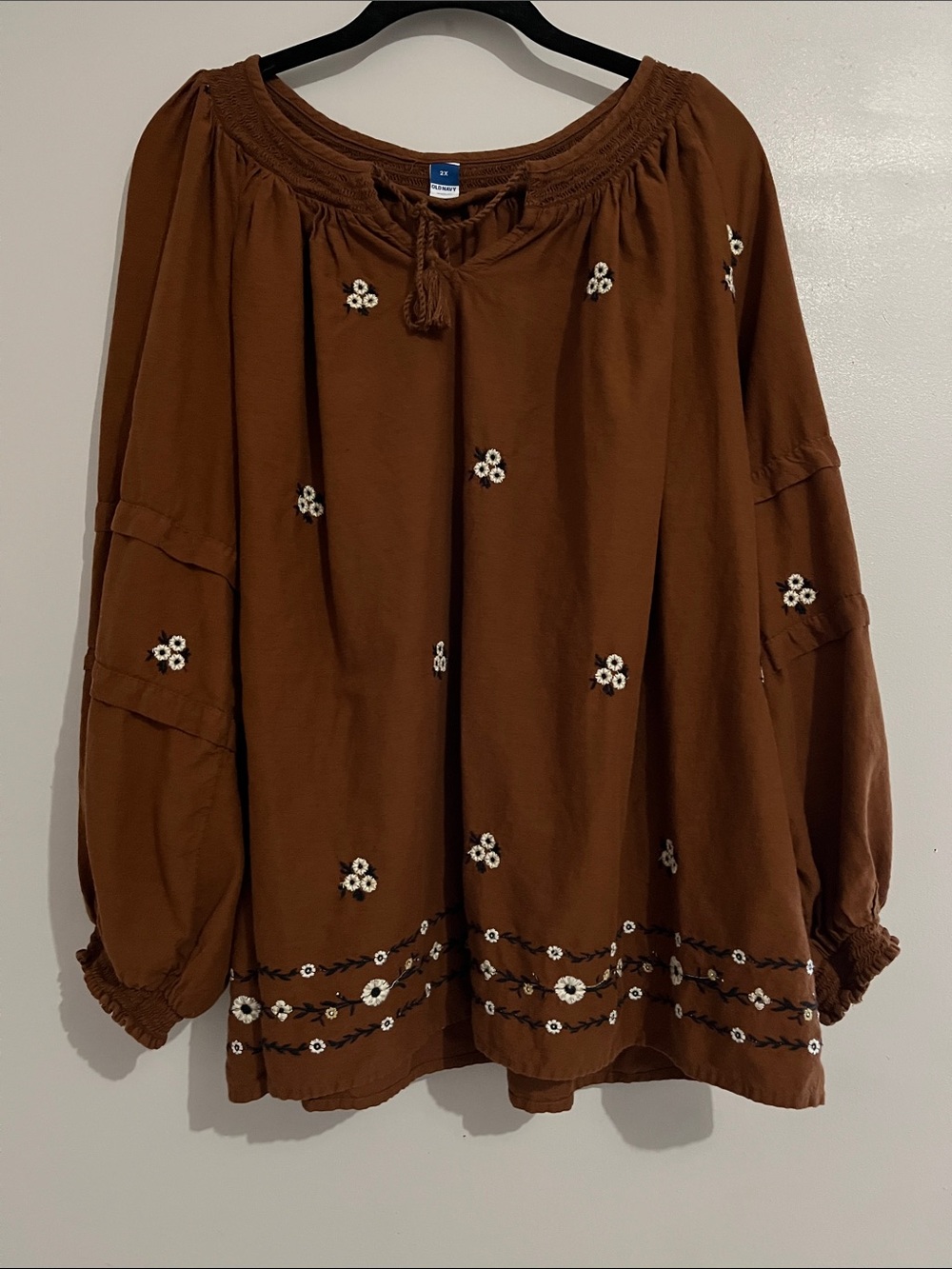 Women’s brown top black cream floral embroidered old navy 2X tie front shirt